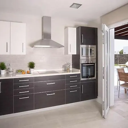 Villa Puerto Del Carmen Sleeps 8 Pool Wifi Puerto del Carmen (Lanzarote)