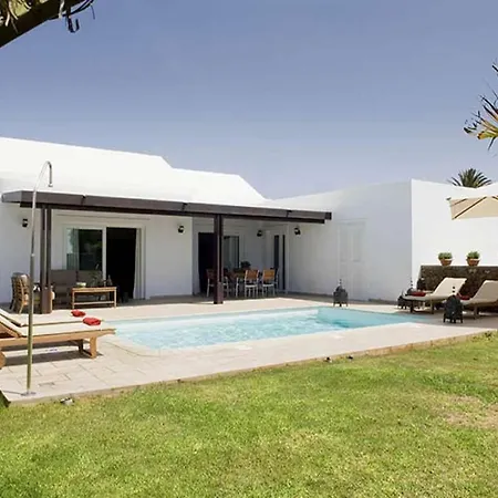 Puerto Del Carmen Sleeps 8 Pool Wifi Villa